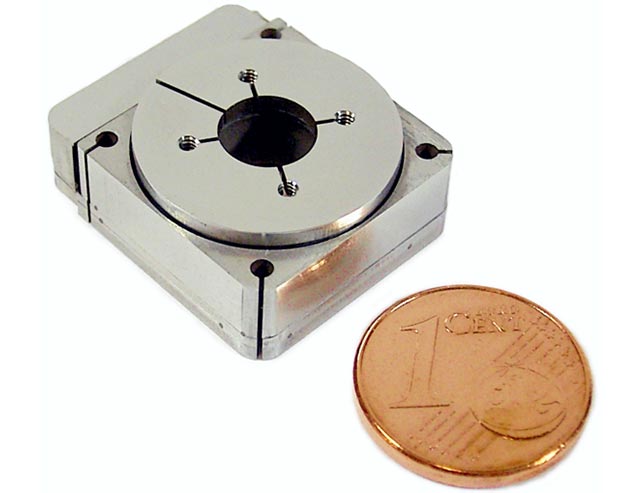 SR-1908 - Прецизионная поворотная платформа